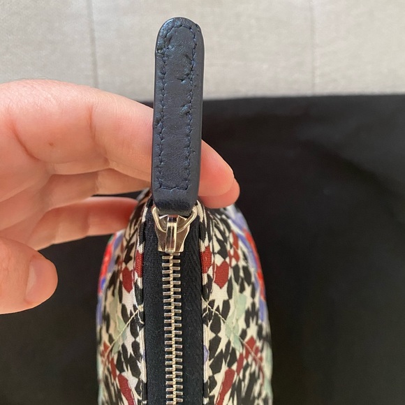 SOLD 🌟Chanel Limited Edition Dubai Cruise Clutch - Picture 7 of 15